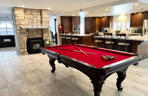 Victorville House | LAKEFRONT HOME- Spring Valley Lake - Hot Tub, Pool Table!