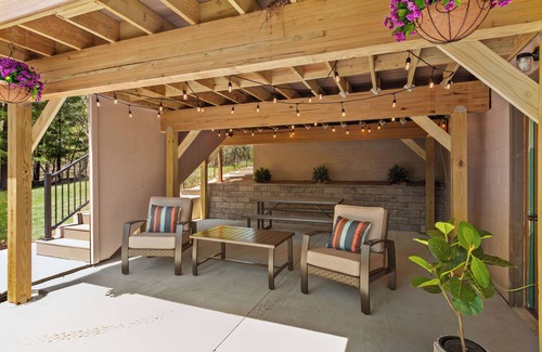 Nekoosa House | Lakefront Home w/sandy beach near WI Dells! Make forever family memories here!