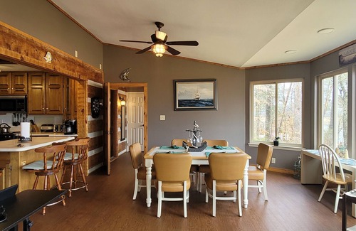 Jefferson City House | Lakefront home w/free attraction tickets, amazing views, & dock