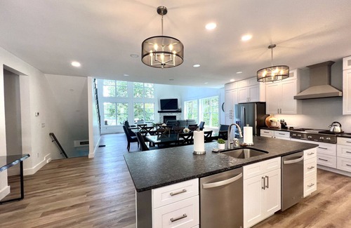 Andersonville House | Lakefront Home with Dock & INDOOR Pool & KING BEDS! Great parking options!