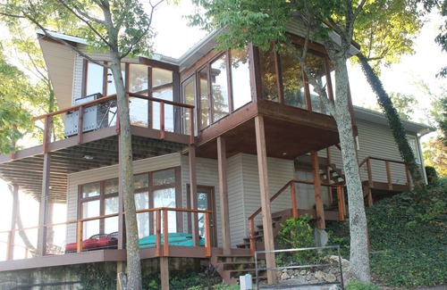 Edwards House | Lakefront Home with Breathtaking Panoramic Views