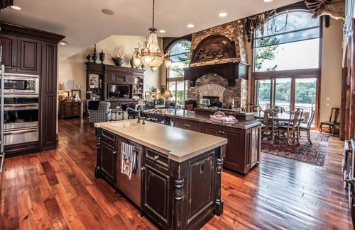 Osceola Cabin | Lakefront Home with Pickleball, Volleyball, Swimming, and More!