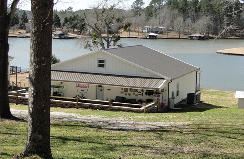 Eatonton House | Lakefront Home with Pool on Lake Sinclair Perfect for Large Groups