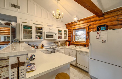 Horseshoe Bay Cabin | Lakefront Horseshoe Bay Home w/Boat Dock