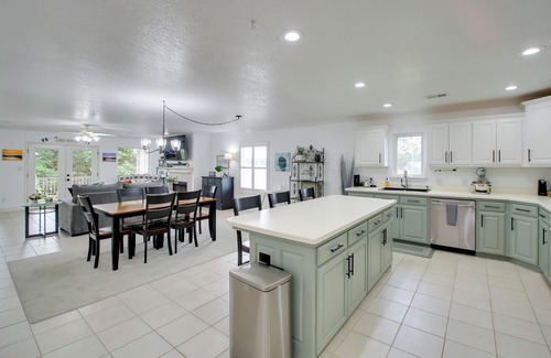 Lake Hamilton Apartment | Lakefront Hot Springs Condo w/Private Boat Slip!