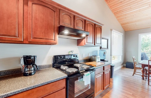 Christina Lake House | Lakefront house with stunning views & trail to private dock with lake access