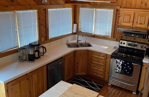 Central Okanagan House | Lakefront House, Private Luxury Dock & Boat Lift