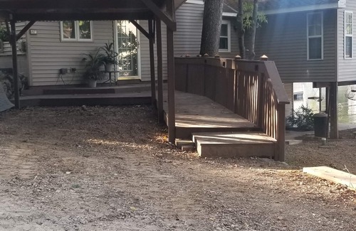 Rocky Mount House | Lakefront house with your own beach