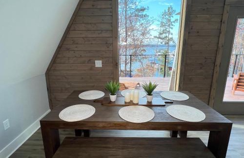 Seneca House | Lakefront Keowee Luxury Cottages 129