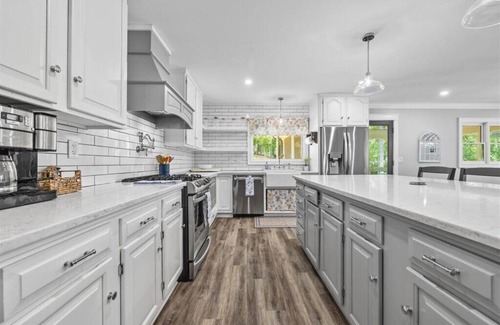 Waleska House | Lakefront Lake Arrowhead Home w/hot tub