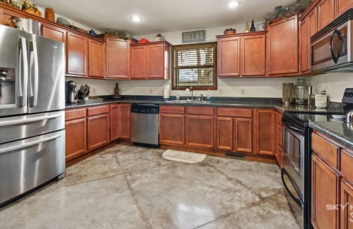 Rambo Riviera House | Lakefront, Lakeviews Cedar Cabin in Rope Swing Cove- "Bear Den"!