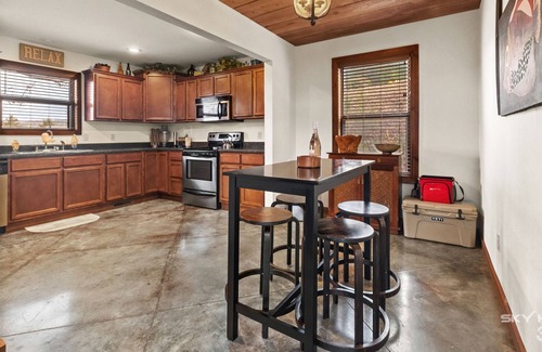 Rambo Riviera House | Lakefront, Lakeviews Cedar Cabin in Rope Swing Cove- "Bear Den"!