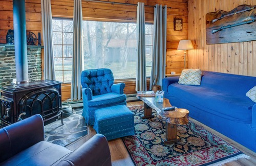 Poyntelle Cabin | Lakefront Lakewood Log Cabin w/ Deck & Grill!