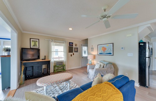 Southmont House | Lakefront Lexington Vacation Rental w/Dock!