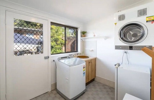 Lake Conjola House | Lakefront location with private jetty