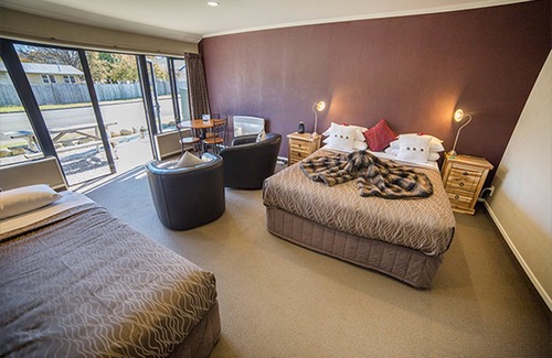 Te Anau Hotel | Lakefront Lodge