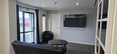Taupo Hotel | Lakefront Lodge Taupo