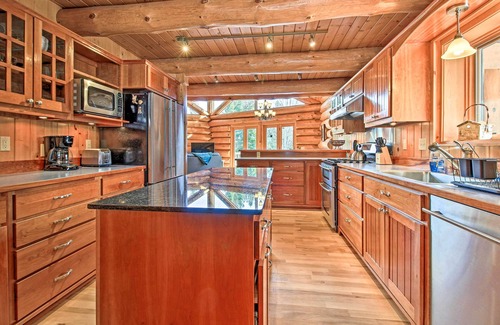 Lutsen Cabin | Lakefront Log Cabin w/Dock ~ 9 Mi to Lutsen Mtn