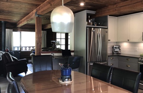 Pinecrest Estates House | Lakefront Log Home with Private Hot Tub in the Forest