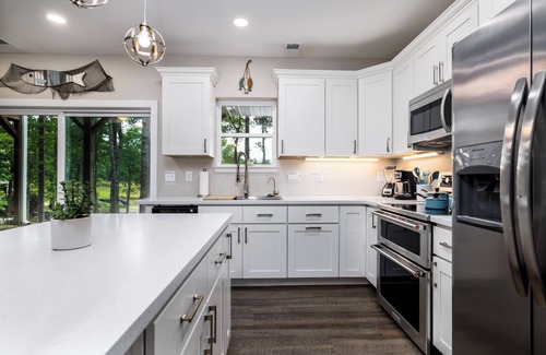 Gilbert Apartment | Lakefront Luxury Apartment on Lake Murray ~ Next to Marina