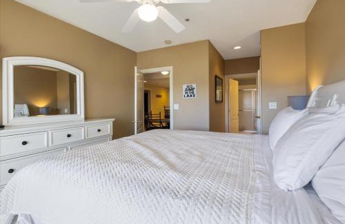 Lake Ozark Apartment | Lakefront Luxury Condo at The Falls