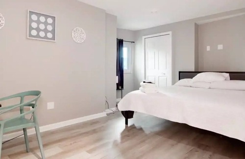 Portage Lakes House | Lakefront Luxury - Fully Updated Home with 4 Beds