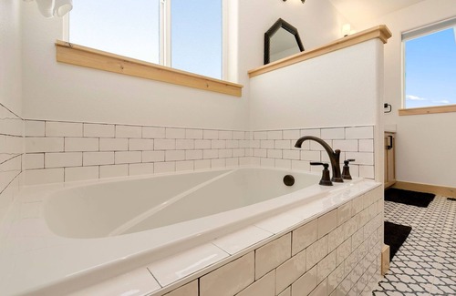 Centerra House | Lakefront Luxury | Hot Tub, Pool Table & Views!