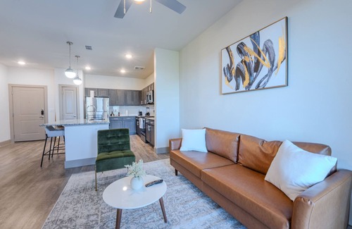 Lewisville Apartment | Lakefront Luxury King 1BR