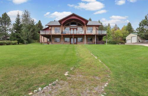 Sandpoint House | Lakefront Luxury