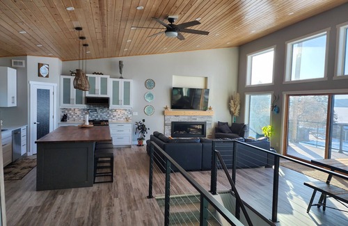 Saskatchewan Cottage | Lakefront Luxury with Hot tub