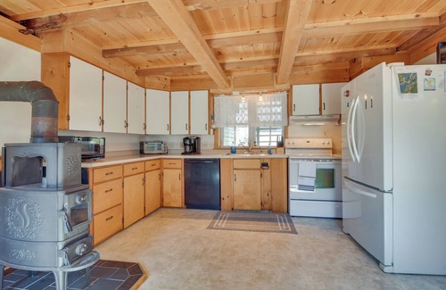Oakland House | Lakefront Maine House ~ 4 Mi to Colby College