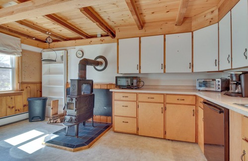 Oakland House | Lakefront Maine House ~ 4 Mi to Colby College