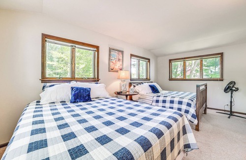 Cadillac Cottage | Lakefront Michigan Cottage w/Grill, Dock & Kayaks
