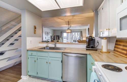 North Shore House | Lakefront Moneta Home w/Community Dock!