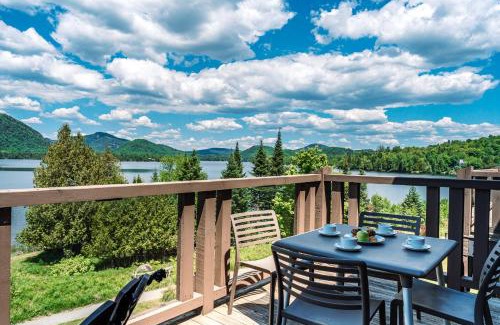 Lac Superieur Village House | Lakefront Mountain View Remote Work - 1 Bd Suite