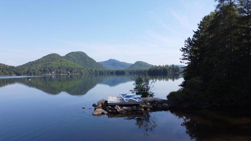 Lac Superieur Village House | Lakefront Mountain View - Resort Loft