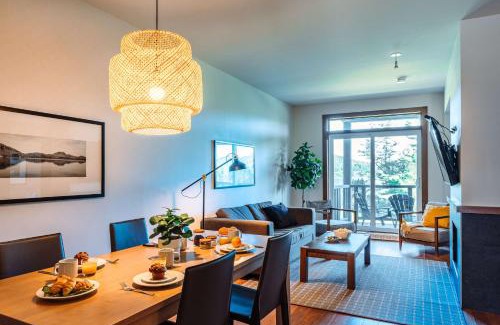 Lac Superieur Village House | Lakefront & Mountain View - 1 Bedroom Resort Suite