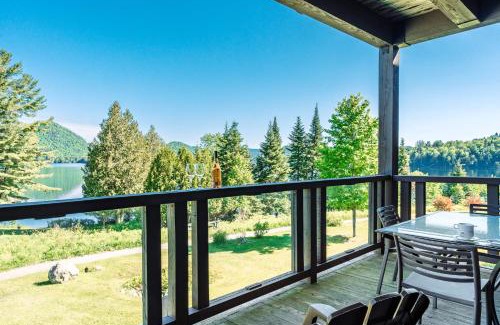 Lac Superieur Village House | Lakefront & Mountain View - 1 Bedroom Resort Suite