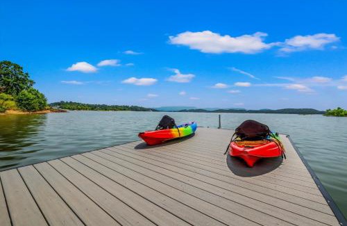 Dandridge House | Lakefront Mountain Oasis