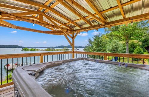Dandridge House | Lakefront Mountain Oasis