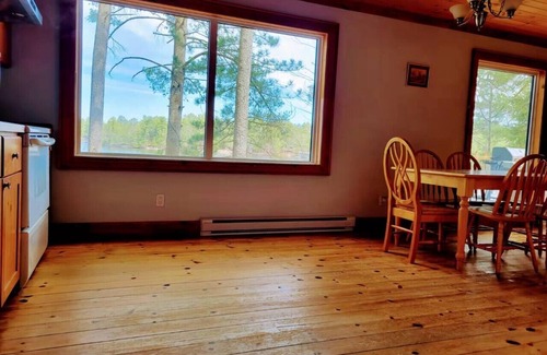 Gravenhurst Cottage | Lakefront Muskoka Good View cottage
