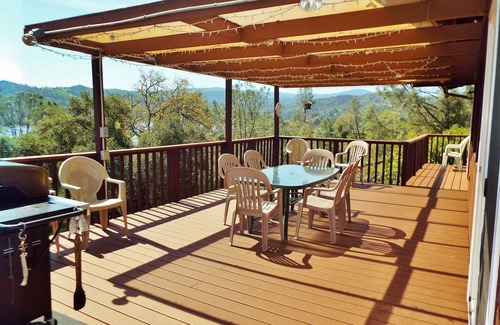 Oak Shores House | Lakefront Nacimiento home close to West Ramp, Internet, Dish, Pet Friendly too