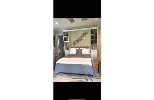 Disston Heights House | Lakefront near the beach