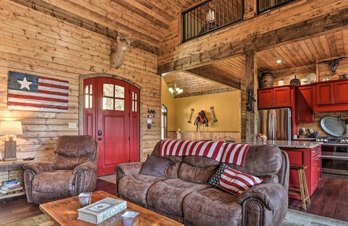 Tazewell Cabin | Lakefront Norris Lake Cabin w/Decks & Dock!