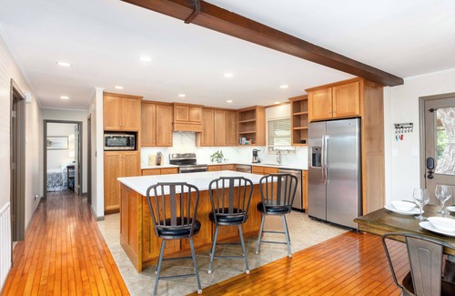 Decatur House | Lakefront Oasis:Big Back Porch, Private Pool & Hot Tub! All on Lake Chickamauga