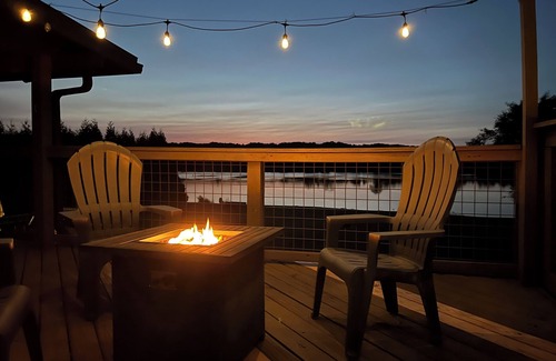 Decatur House | Lakefront Oasis:Big Back Porch, Private Pool & Hot Tub! All on Lake Chickamauga