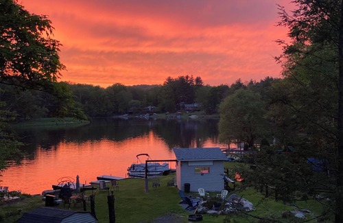 Hamlin Ski Chalet | Lakefront Oasis: Private Dock, Kayaks, Canoe, Pedal & Paddle Boat @the Hideout