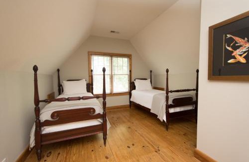 Mill Spring House | Lakefront Oasis