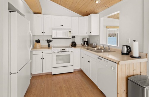 Niles Cottage | Lakefront Oasis with private beach and dock in Southwest Michigan!