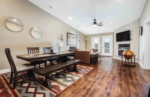 Lake Delton House | LAKEFRONT PENTHOUSE FULLY UPGRADED PANORAMIC VIEWS BOAT SLIP INDOOR OUTDOOR POOL